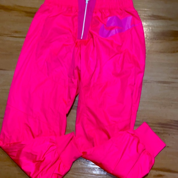 RARE VINTAGE NIKE HOT PINK WINDBREAKER UNISEX SZ LARGE CUFFED PANTS WITH ZIPPER - Picture 3 of 6